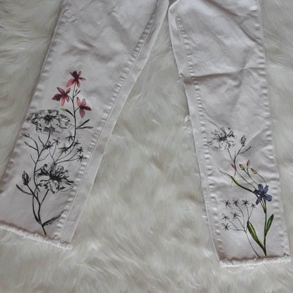 TAKE 1/2 OFF Nanette Lepore Floral Straight Jeans - Picture 7 of 14